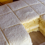 Könnyű és finom fagylaltfészek tejfelhő torta