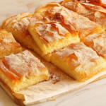 Bougatsa: a görög desszert receptje, kívül ropogós, krémes közepe