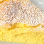 Tarta suave de yogur y lónm: el postre que se deshace en la mouth