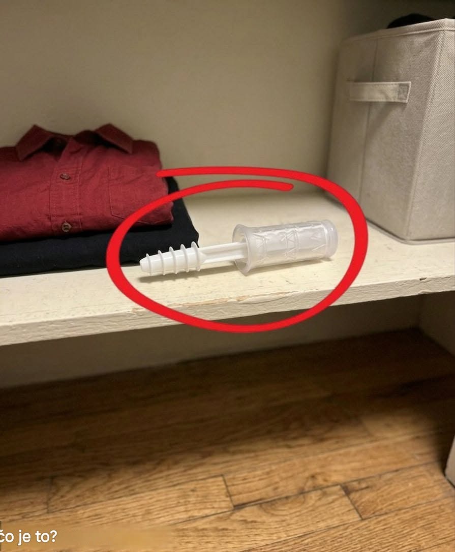 Tudja valaki, hogy mire való ez? Egy rejtett konyhai funkció, ami megduplázhatja a tárolóhelyet (és békét hozhat otthonába)